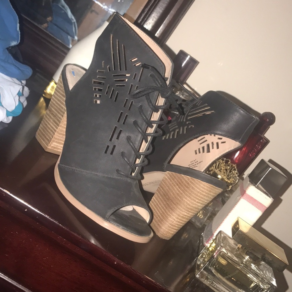 Ankle block heels